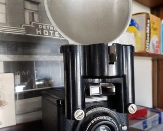 VINTAGE CAMERA