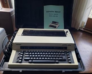 VINTAGE TYPEWRITER