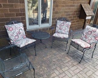 NICE PATIO SET