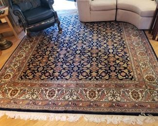 ORIENTAL RUG