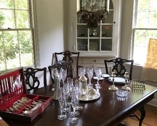 Fabulous antique double pedestal table with 3 leaves and 6 chairs.  This set is in excellent condition