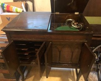 Antique Working Phonograph Record Player