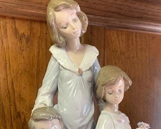 Lladro are only 30% OFF    #5758  Signed 