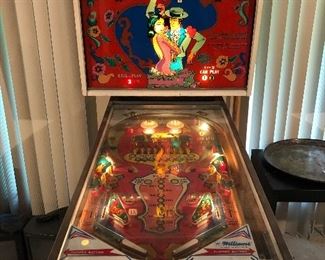 1975 Toledo pinball machine. Works great. Needs key. 
