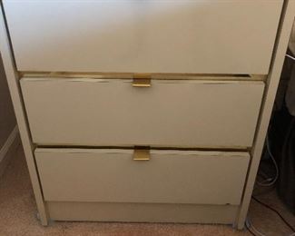 Night Stand there are 2  