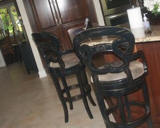6 BAR STOOLS