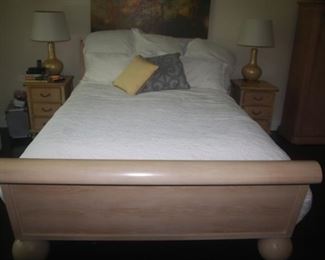 BERNHARD QUEEN BED
