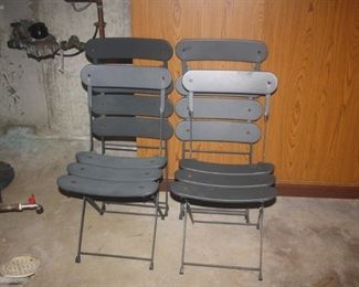 METAL FOLDING CHAIRS