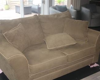 LOVE SEAT
