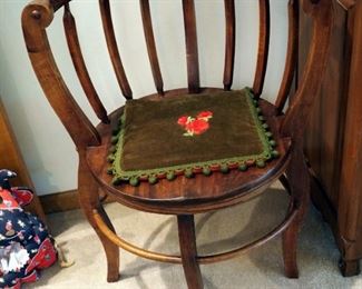 Antique Solid Wood Round Barrel Chair, 30" x 18" Round, Included Embroidered Cushion