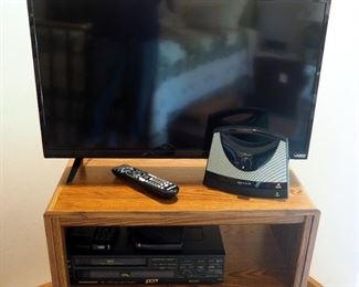 Vizio 32" Flat Screen TV Model D32H-C1, And Marantz Stereo/Video Cassette Recorder Model VR550, With Remotes