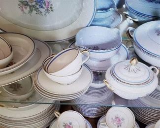 Charles Ahrenfeldt Bouquet of France Dinnerware Set