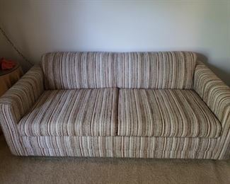 Wonderful sleeper sofa with Beautyrest mattress like new