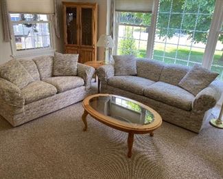 Immaculate Thomasville Sofa and Loveseat