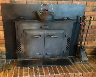 Cast iron kettle and heater Insert