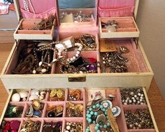 Vintage Jewelry 