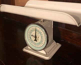 Lot 56B, Baby scale, $10