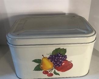 Lot 99B, Nice large tin with vents in back, $12