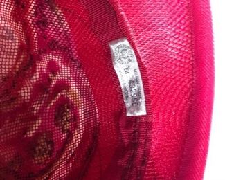 Lot 140B, Spectacular hat