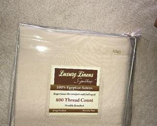 King 800 Thread Count Luxury Linens Set $22.00