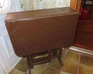 Primitive Drop Leaf Small Gate Leg Table