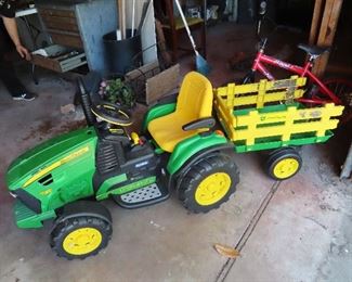 Child's Tractor - Needs Battery 
