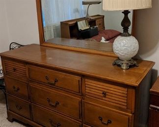 Spainhour Bedroom Suite(Dresser with Mirror)