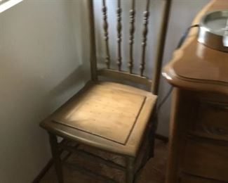 Antique side chair $10