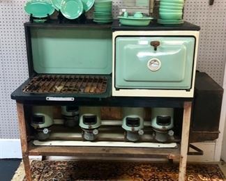 c.1910, "NEW PERFECTION R579" Kerosene/Oil Green Mint Stove AND 32 Pieces of "FRANCISCAN-El Patio Apple Green" Dishes (c.1939-42) 