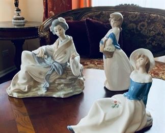 3 porcelain figures.