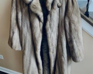 Sm. size mink coat.