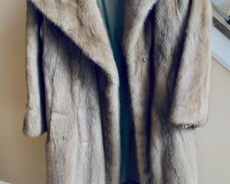Sm. size mink coat.