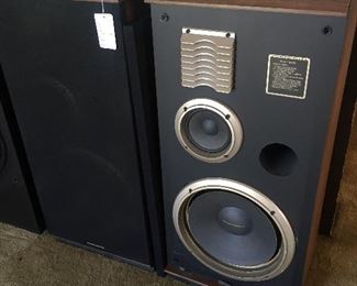 MARANTZ SP1250 speakers