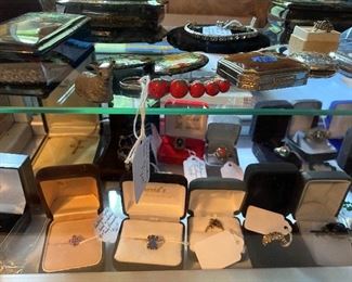 Some of the gold and silver jewelry available