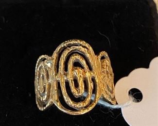 10 K gold ring with cool modern design