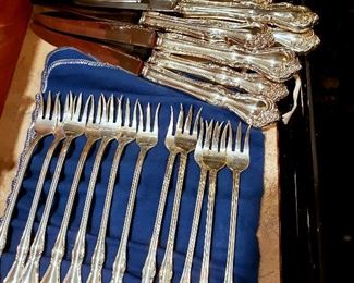 #5 - Reed & Barton "Rose Cascade" Sterling Silver Flatware - 129 pieces / service for 12