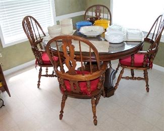 #33 - Round Kitchen Table with 4 Chairs