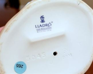 #61 - Lladro 5045 "Belinda with Her Doll"