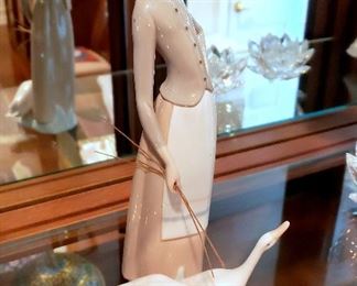 #63 - Lladro 1035 "Girl with Geese"