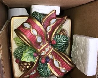 Fitz and Floyd Floretine Christmas Lidded Box $12.00