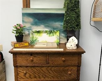 Antique Tiger Oak Dresser/Mirror