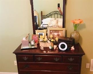 Vintage Colonial Dresser/Mirror