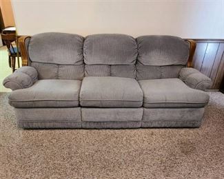 Benchcraft Reclining sofa
