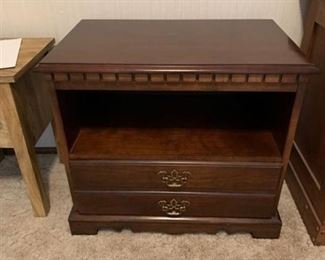 Small TV stand with drawer 23 x 25 x 16