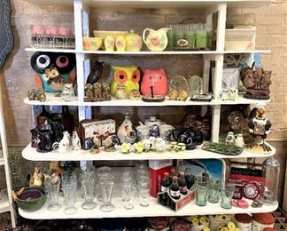 VINTAGE KITCHEN WARE SUCH AS COOKIE JARS, CANISTERS, SODA FOUNTAIN GLASSES, DRINKING GLASSES AND MORE