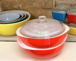 PYREX PRIMARY NESTING BOWLS, REFRIGERATOR DISHES AND CASSEROLE DISHES