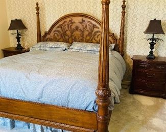 KING SIZE CENTURY RAVENNA FOUR POSTER BED WITH DECORATIVE HEADBOARD