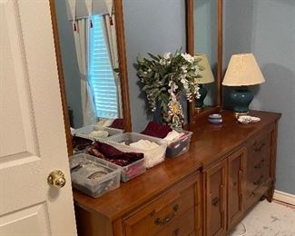 THOMASVILLE DOUBLE DRESSER