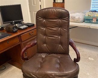 HALL EXECUTIVE CHAIR/ TOBACCO COLOR LEATHER/ SWIVEL AND TILT/NAIL TRIM