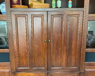 CENTER SECTION IS 7’ TALL